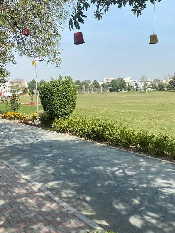 1 KANAL PLOT FOR SALE ON URGENT BASIS IN F2 BLOCK 8