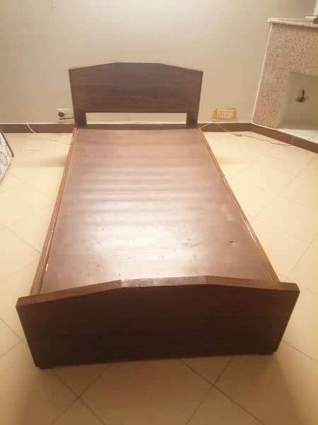 Sheesham made single bed, 1 single bed available 2
