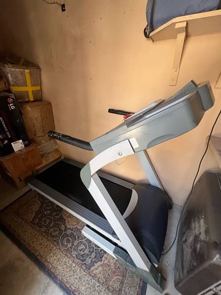 lifestyle 125 kg American   treadmill 6