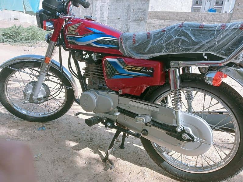 Honda 125 2023/24 Karachi number 1