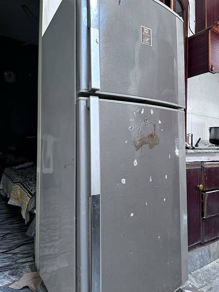 refrigerator frig and frizer 1