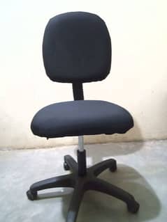 Small Size Computer Chair. Condition 10/9 ( read add )