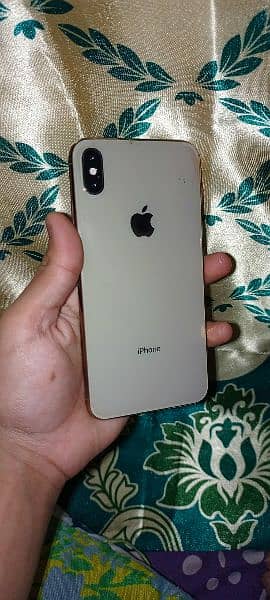 IPHONE XSMAX CONDITION 10/9 PTA DUAL SIM PRICE IS NEGOTIABLE 5