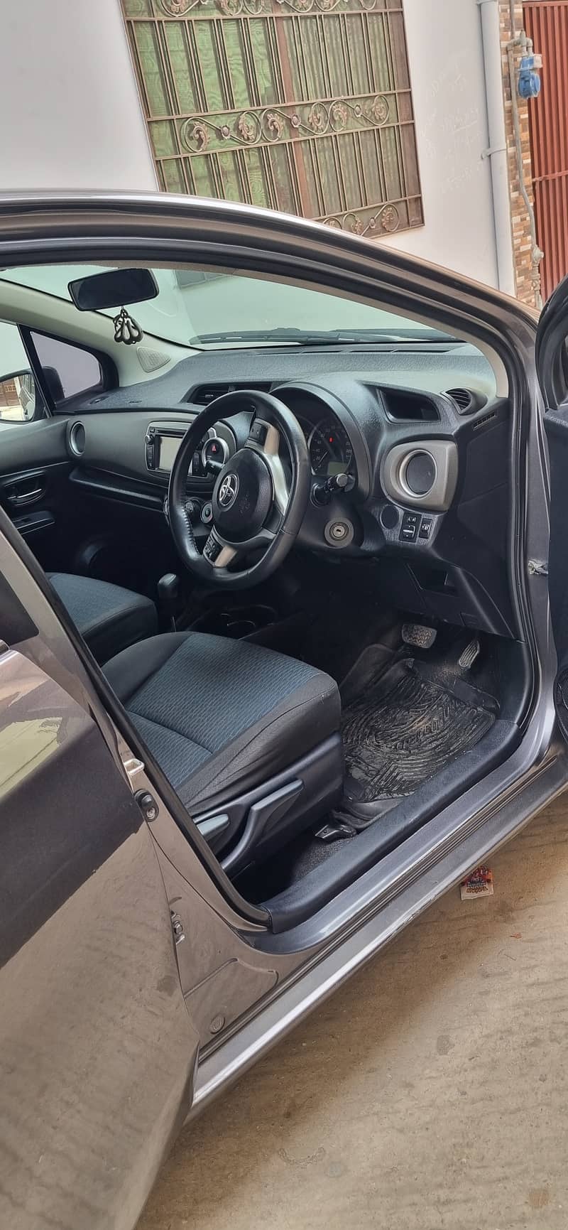 Toyota Yaris Car (Auotmatic hatchback) 2012/2019 for sale 5