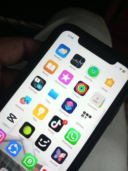 I phone 11 Jv non Active waterpack 64Gb Lush Condition 3