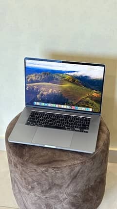 MacBook Pro 2019 16 inch i9 32GB