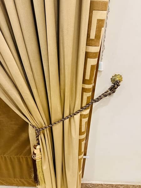 curtains velvet golden 4