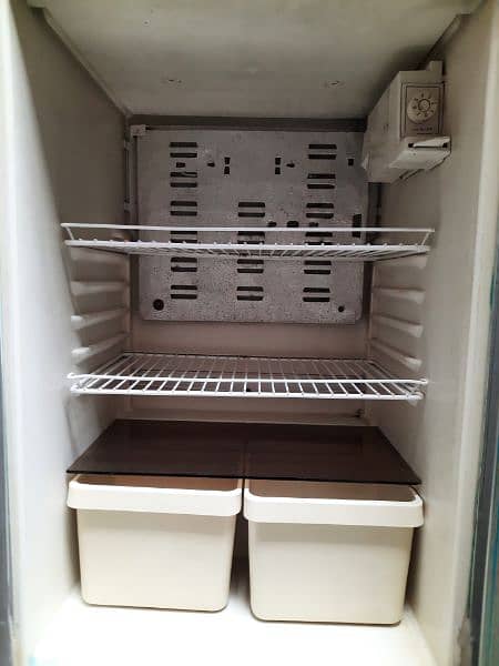 Snowcap fridge for urgent sale 2