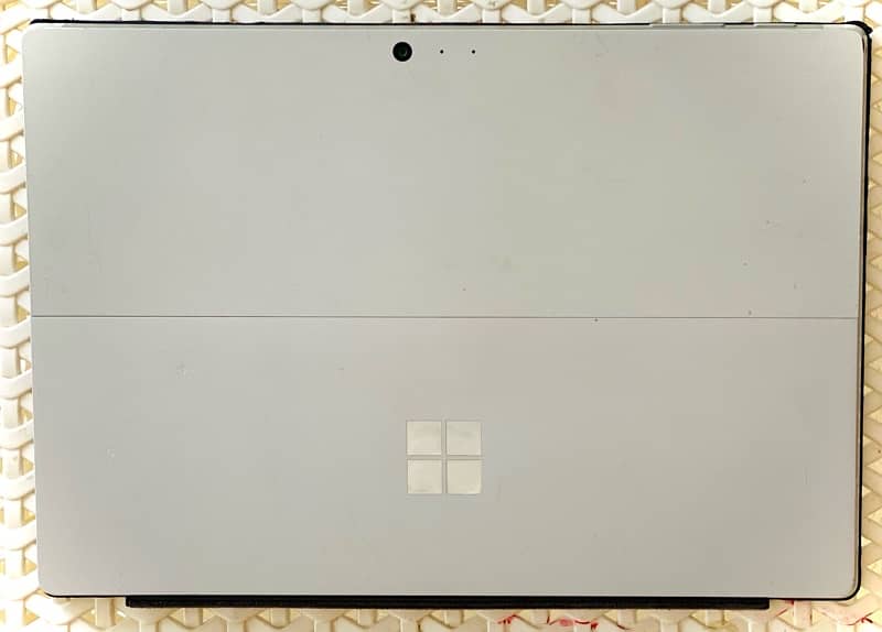 Surface Pro 4 Laptop/Tablet 1