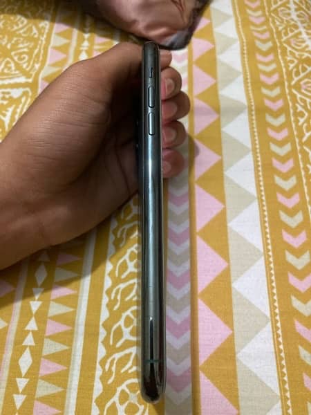 iphone 11 pro max (pta approved ) 5