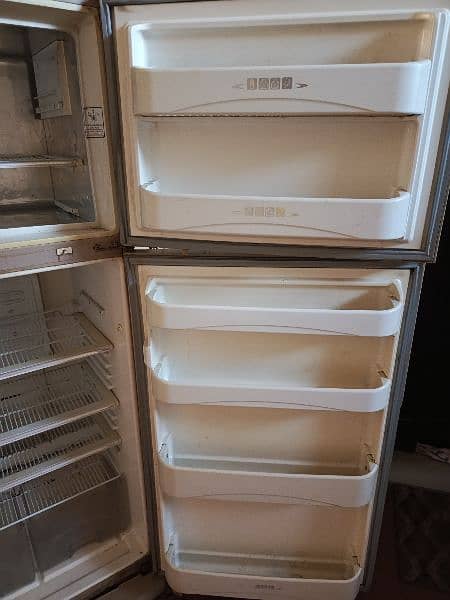 Dawlance full size refrigerator 4