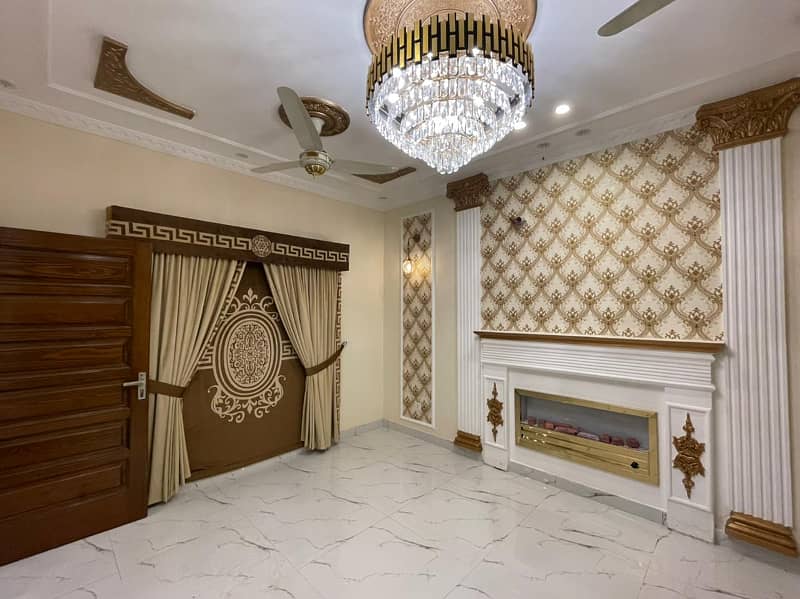 10 Marla Brand New Luxury House Available For Rent In Bahria Town Lahore. 6