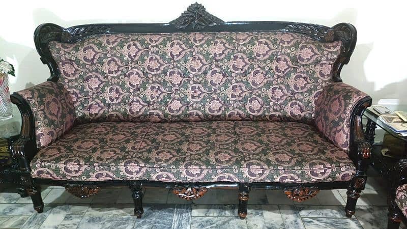 I want to sell my chinoti sofa set 1