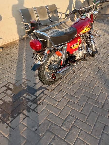 Honda 125 2021 all documents clear Islamabad number lush condition 2