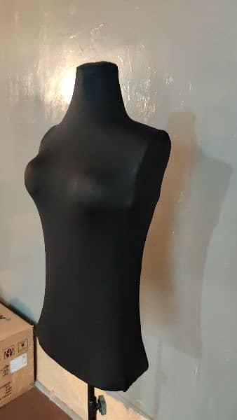 black mannequin 4