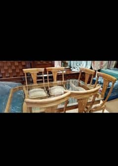 Dining table 6 Seater //////. . . . . .