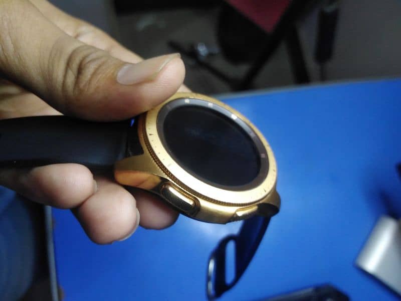 Samsung galaxy watch 42mm SM-R815 1