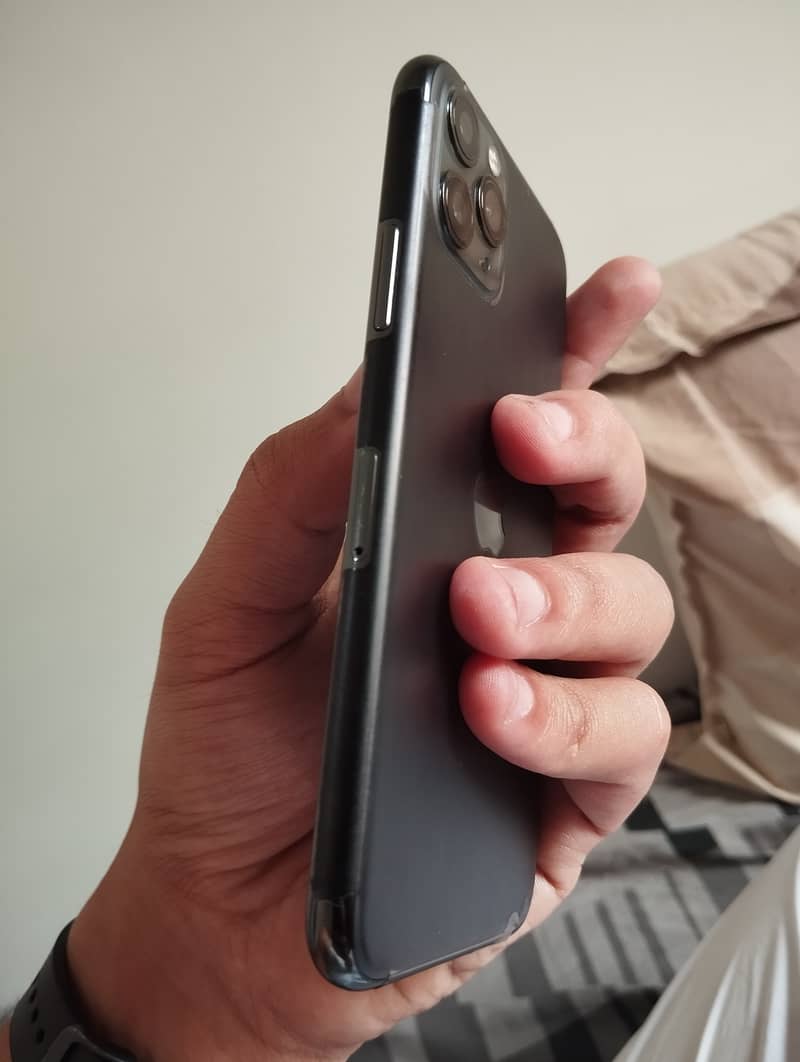 iPhone 11 Pro 64GB (PTA Approved) 5