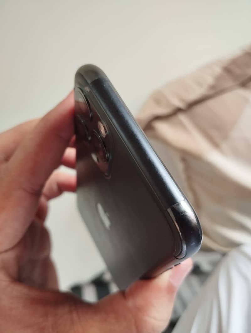 iPhone 11 Pro 64GB (PTA Approved) 7