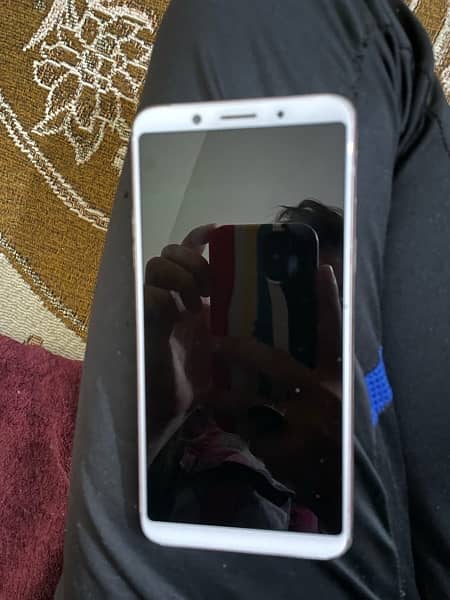 OPPO F5 for urgent sale. 2