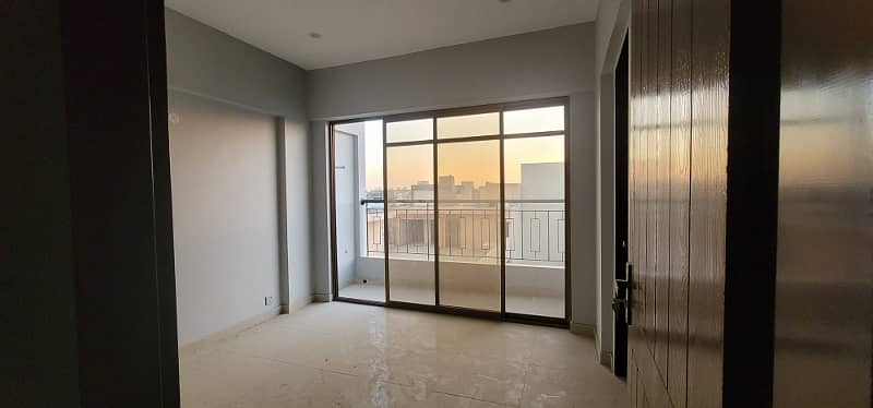 Urgent - 2 Bedrooms with Lounge Luxury Apartment West Open 850 sqft 6