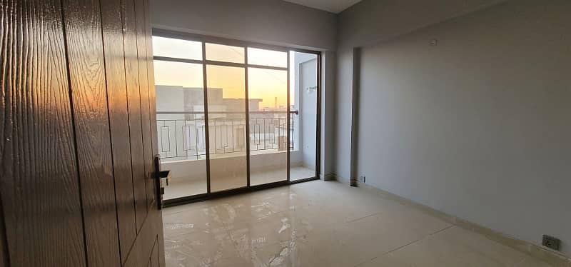 Urgent - 2 Bedrooms with Lounge Luxury Apartment West Open 850 sqft 7