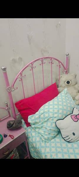 single bed with side table and dressing table for girls room 3