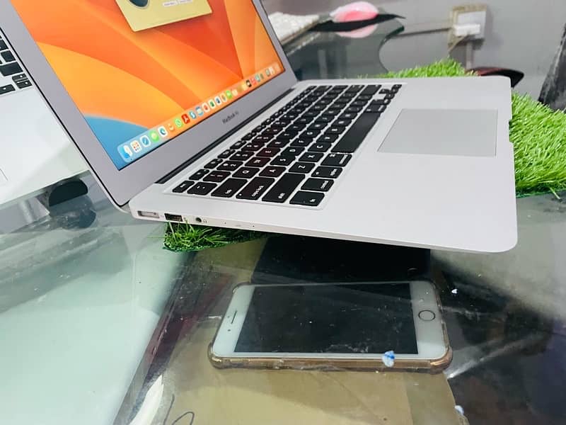 Apple MacBook Air 2013 Core i7 13.3 8GB RAM 5