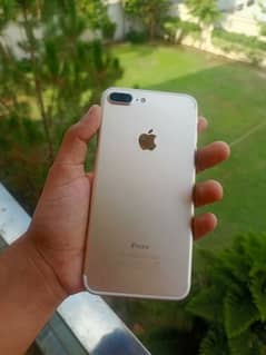 i phone 7+ pta proved battry service 128 gb phone number 03019744702