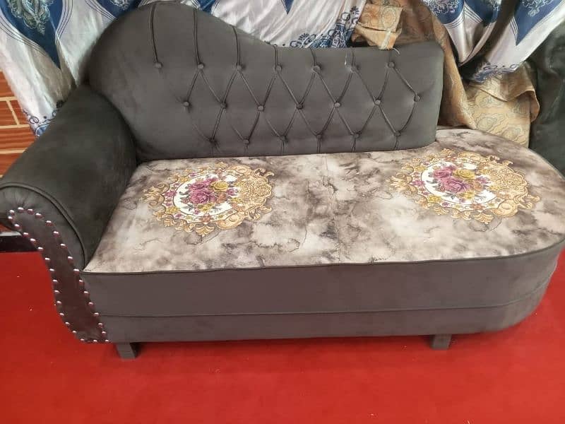 7seater sofa set almost new 1