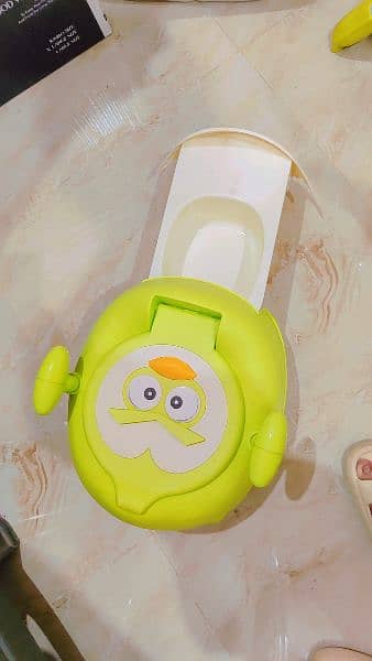 plastic pot (toilet for infants) 2