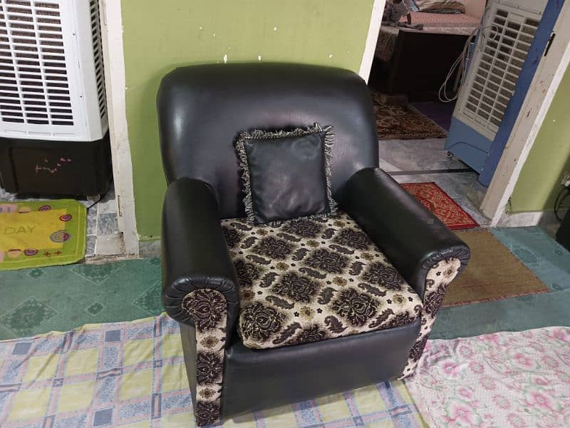 6 seater sofa condition 2