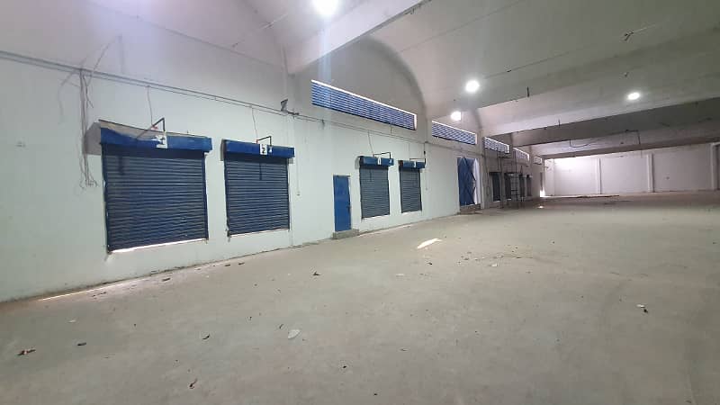 25000 SQ. FT Warehouse Available for Rent 4