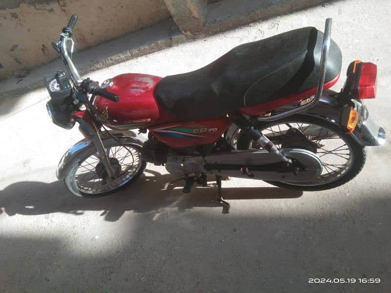 honda CD 70 2016 model Islmabaad no for sale 03225865084 3