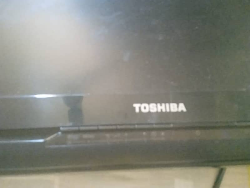 Toshiba LCD 32 Inch 2