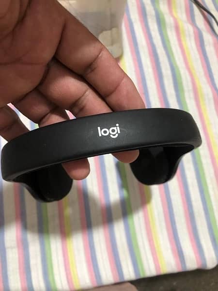 Logitech Bluetooth headset (bit used) 1