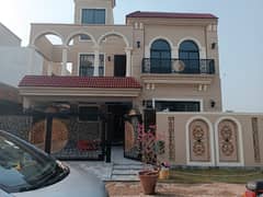 14 Marla owner build house for sale in Overseas A block bahria town lahore. 0