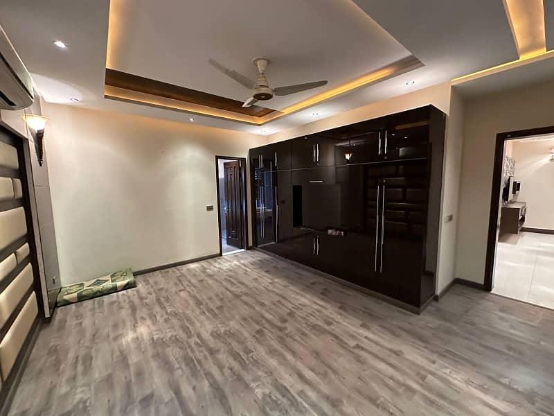 1 KANAL DESIGNER HOUSE FOR SALE IN OVERSEAS A BLOCK BAHRIA TOWN LAHORE 3