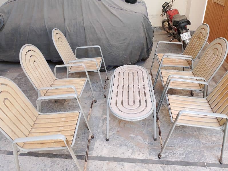 6 chairs and 1 Table for sale 4