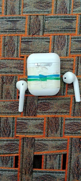 Earbuds 1