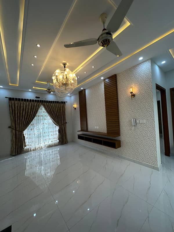 10 Marla Luxurious House For Sale in Citi Housing 4