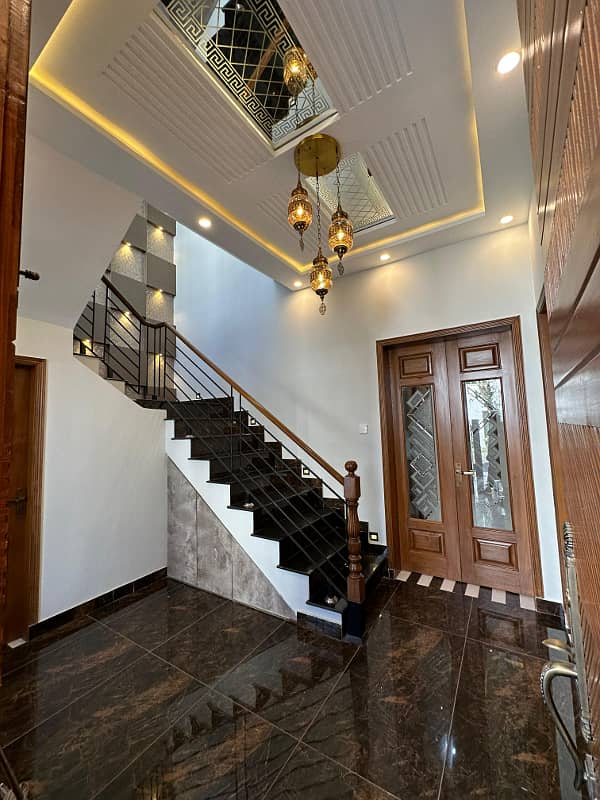 10 Marla Luxurious House For Sale in Citi Housing 6