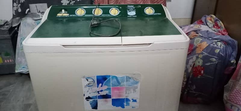 Haier Twin Tub Semiautomatic Washing Machine 2