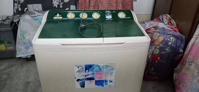 Haier Twin Tub Semiautomatic Washing Machine 9