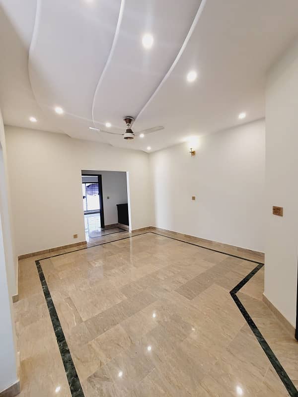 10 Marla House Available For Sale In Jasmine Block Sector C Bahria Town Lahore 7