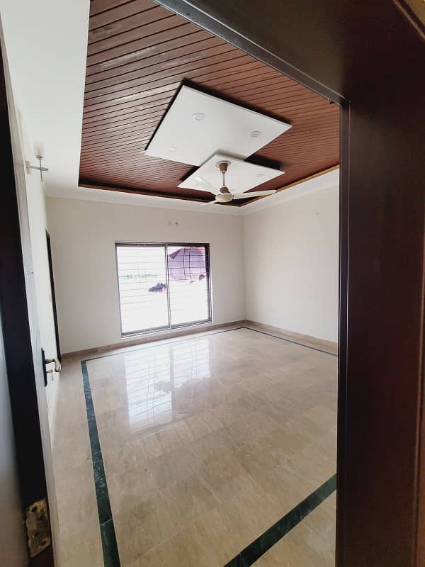 10 Marla House Available For Sale In Jasmine Block Sector C Bahria Town Lahore 10