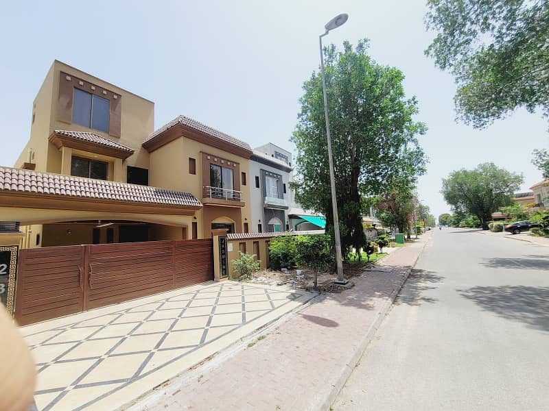 10 Marla House Available For Sale In Jasmine Block Sector C Bahria Town Lahore 21