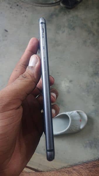 iphon 8 plus 64 gb pta peoved 10by 8 condition. 03208067238 2