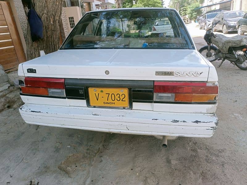 Nissan Sunny 1986 13