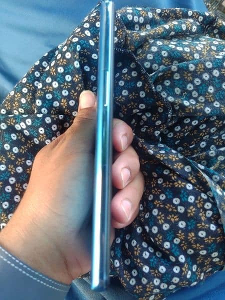 one plus 9 5g. 12/256 10/10 condition 5